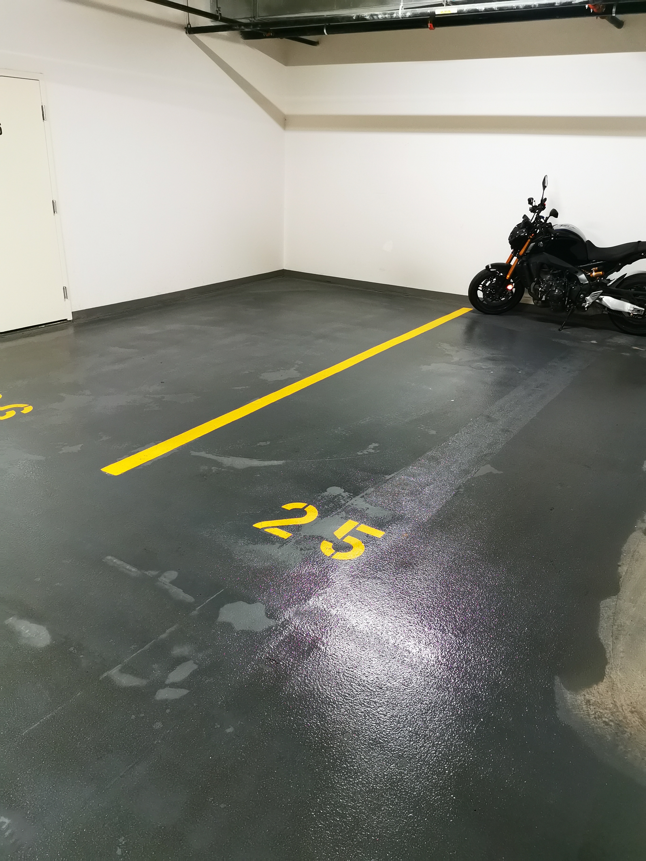 Nettoyage d'un garage (stationnement) d'immeuble